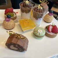 ポム・ダダン - 