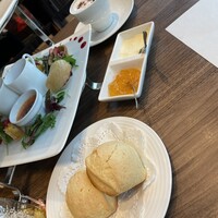 ポム・ダダン - 