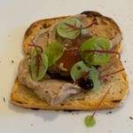 L'ALCHIMIA ASTRATTA - 天城軍鶏の白レバーペーストのブルスケッタ