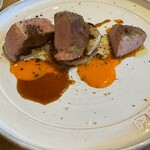 L'ALCHIMIA ASTRATTA - 青森県産ヤマザキポークの肩ロースのグリリアータ、レンコンのピュレ？とバニャットロッソ