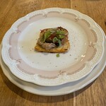 L'ALCHIMIA ASTRATTA - 天城軍鶏の白レバーペーストのブルスケッタ