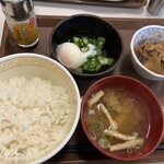 すき家 秋田泉店 - 牛まぜのっけ朝食・ごはん並盛 420円（クーポン利用▲50円で、370円）