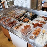 弁当・軽食 花 - 今日はたくさん残ってる