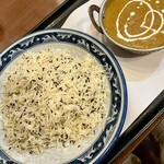 ベンディカ - レンズ豆入りのカレー&バターで炊き上げた長粒米❗️