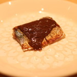 三谷 - 釧路の秋刀魚のステーキ　肝（胆のうは取り除いた）味噌がけ　庭のうぐいす 純米吟醸 あきあがり　(2014/10)