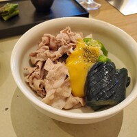 エヴァム・エヴァ・ヤマナシ・アジ - 