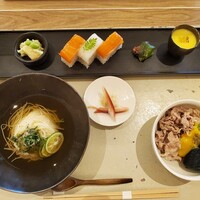 エヴァム・エヴァ・ヤマナシ・アジ - 