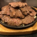 焼肉うらいち - 料理写真:旨盛り牛たんアップ。