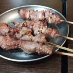 四文屋 - 料理写真:なんこつ 、かしら各 132円