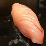 はつね寿司 - わらさ