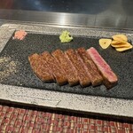 鉄板焼  阿利布 - プレミアム黒毛和牛【オリーブ牛】 サーロインステーキ（70g前後）