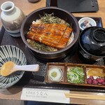 大衆鰻屋 うな八 - 