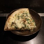 東京鉄板倶楽部 DEN - ・しらすと大葉の鉄板焼き和風ピザ（季節限定）¥1.180（税抜）