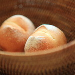 イル・クッチョロ - 「自家製パン」