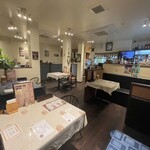アジアンレストラン&バー HIRA ヒラ - 店内はとても清潔です