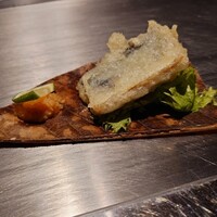くずし鉄板 あばぐら 恵比寿店 - 秋刀魚の天ぷら。身がふわふわ。