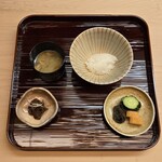 木佐貫 - 能登ひかり土鍋ご飯
      なめこのお味噌汁
      氷見牛のしぐれ煮
      香の物
