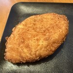 サニー サイド - とろーり自家製牛肉カレーパン
            