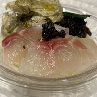 イリエスケープ - キャビアとタイの下は、パスタ