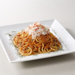ズワイガニとトマトのクリームパスタ