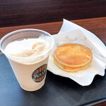 タリーズコーヒー - イングリッシュマフィン ツナチーズ、エスプレッソシェイク