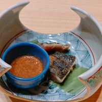 人形町 やま田 - 秋刀魚の炭火炙り　肝のソース。まずまず美味しかった
