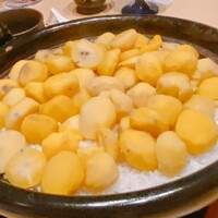 人形町 やま田 - 栗ご飯。栗もご飯も無味なので、ごま塩をかけて頂きます。出汁で炊けば良いのに
