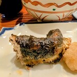 322355606 - 秋刀魚の骨抜きした塩焼き