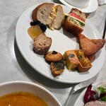 MORETHAN TAPAS LOUNGE - 