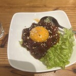 とん村 - 桜ユッケ