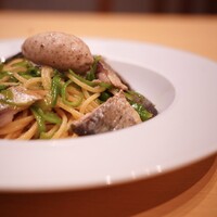 秋刀魚と季節野菜ののパスタ 秋刀魚の肝のホイップバターのせ
