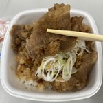 吉野家 - 料理写真:肉は柔らかい( 'ч' )