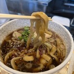 中華そば 炎 - もっちりむちむちした自家製極太平打ち縮れ麺