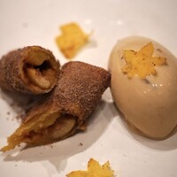 秋巻き 栗とシナモンとナツメグのジェラート添え