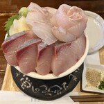 シハチ鮮魚店 - 