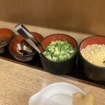 桂ちゃん - 卓上薬味　カツオ、昆布、ネギ、天かす