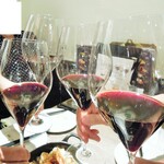 ミアスタンド - 法王の気分で乾杯！