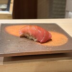 鮨　縁 - マグロの中トロにぎり