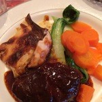 パザパ - メイン料理：牛ホホ肉の赤ワイン煮