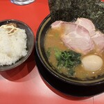 とらきち家 - とらきちラーメン ライス