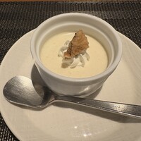 四季茶房八夢 - デザートは洋梨のプリン。