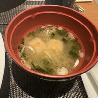 四季茶房八夢 - 味噌汁は富山の麩味噌汁、焼麩とあおさとネギの味噌汁です。
