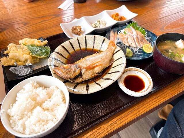 さかなテーブル ユアサプライムス.com｜テーブル 幅95cm オーバル型 ホワイト