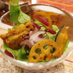 ガネーシュ - 秋の南インド料理コース(6930円)の秋野菜のサラダ