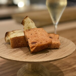 料理うめもと - 自家製フォカッチャ