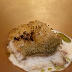 料理うめもと - 甘鯛の松笠焼き
      ハマグリのヴァンブランソース