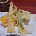 五穀 - 天ぷら盛り合わせと刺身定食 1,859円、グラス生ビール 429円