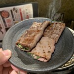 焼肉ハウス大将軍 - 焼いてもらったネギタン