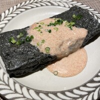 イカ墨とチーズの黒だし巻き