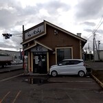 中華麺房 東龍 - 青森方よりパチリ♯　商業施設が立ち並ぶ４号バイパス。写ってる「ツルハドラッグ」の他「ヨークベニマル」や「魁力屋」、「ブックオフ」「アオキ」「ゆで太郎」等々賑わっています♭